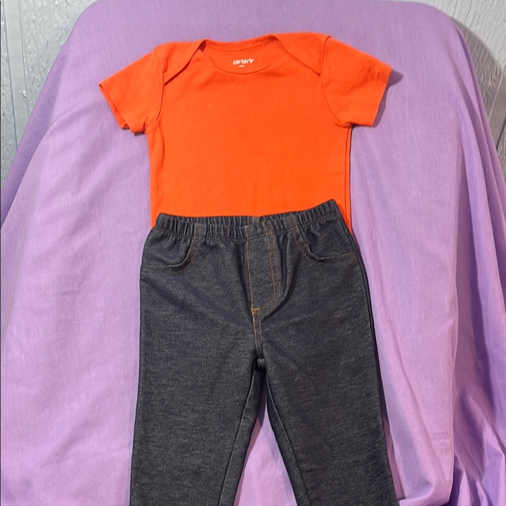 5 for $10 💜 Carters outfit size 12 months